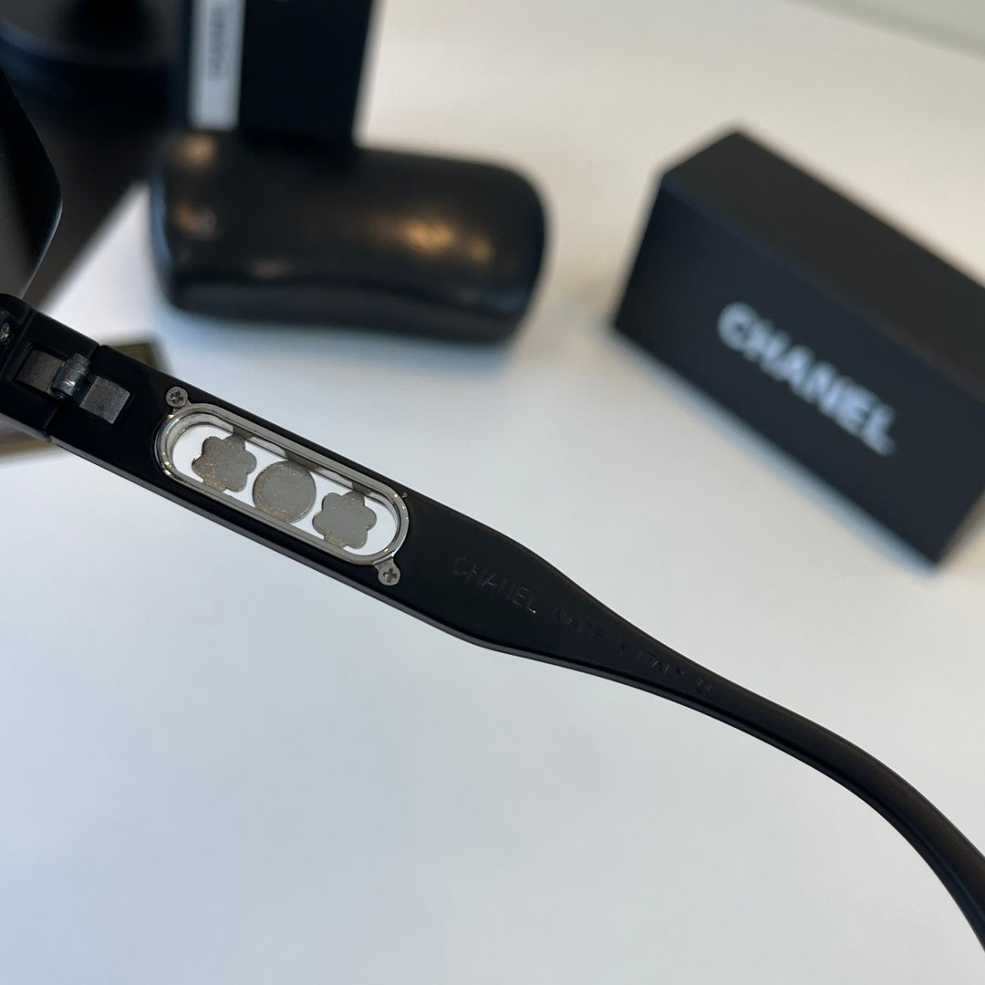 Chanel Fashion Black Lens Sunglasses for Men & Women - 493449 - detail image 11