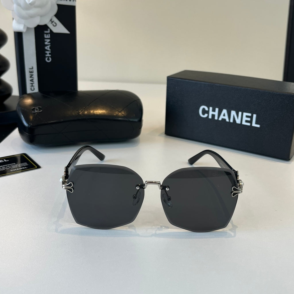 Chanel Fashion Black Lens Sunglasses for Men & Women - 493450 - detail image 2