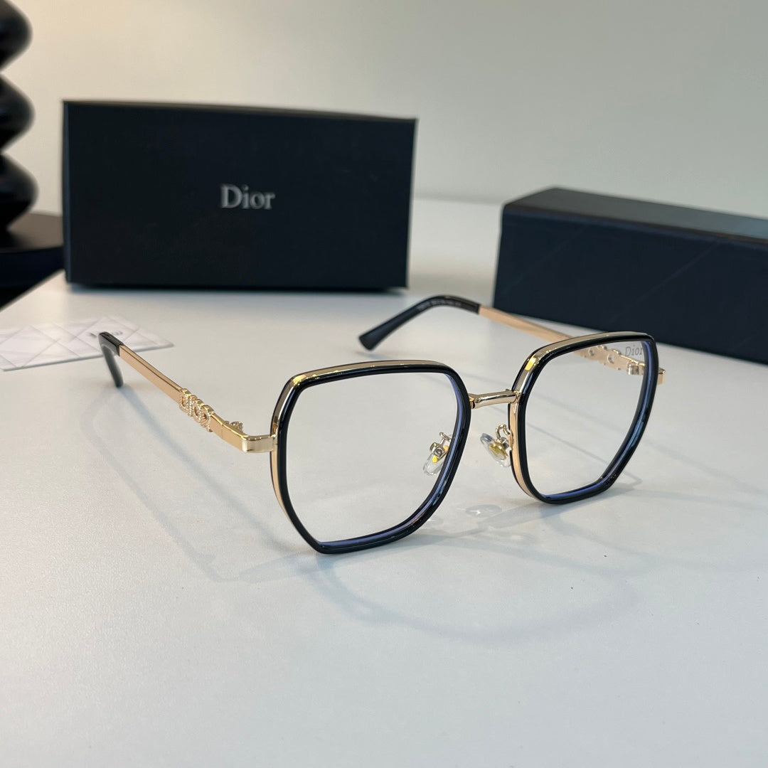 Dior Fashion Silver Lens Sunglasses for Men & Women - 486893