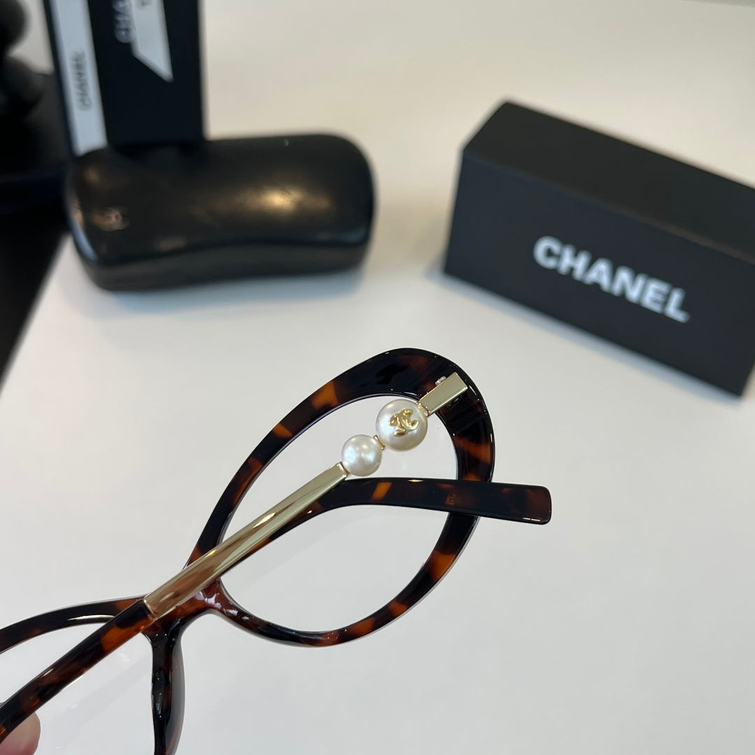 Chanel Cat-Eye Silver Lens Sunglasses for Men & Women - 371769 - detail image 7