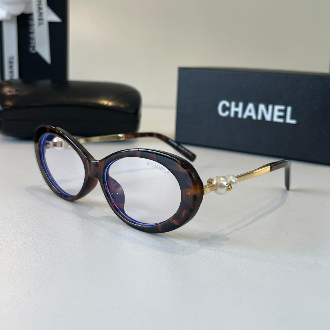 Chanel Cat-Eye Silver Lens Sunglasses for Men & Women - 371769 - detail image 3