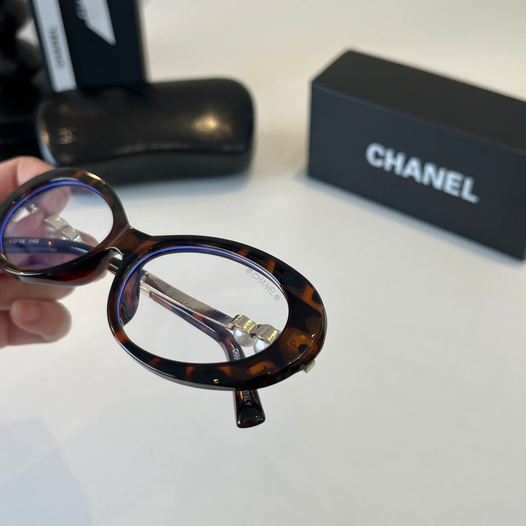 Chanel Cat-Eye Silver Lens Sunglasses for Men & Women - 371769 - detail image 6