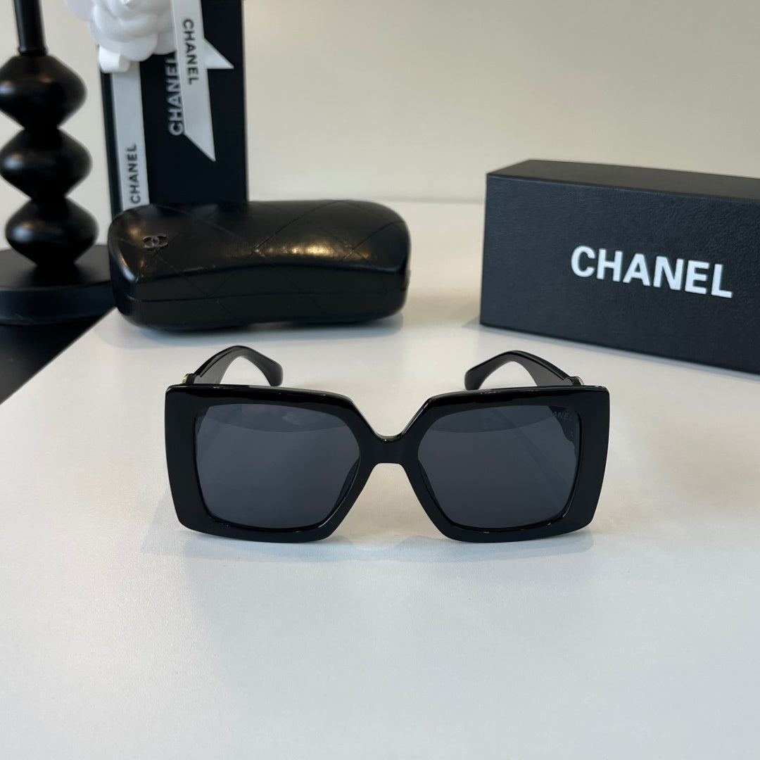 Chanel Fashion Black Lens Sunglasses for Men & Women - 371772 - detail image 2