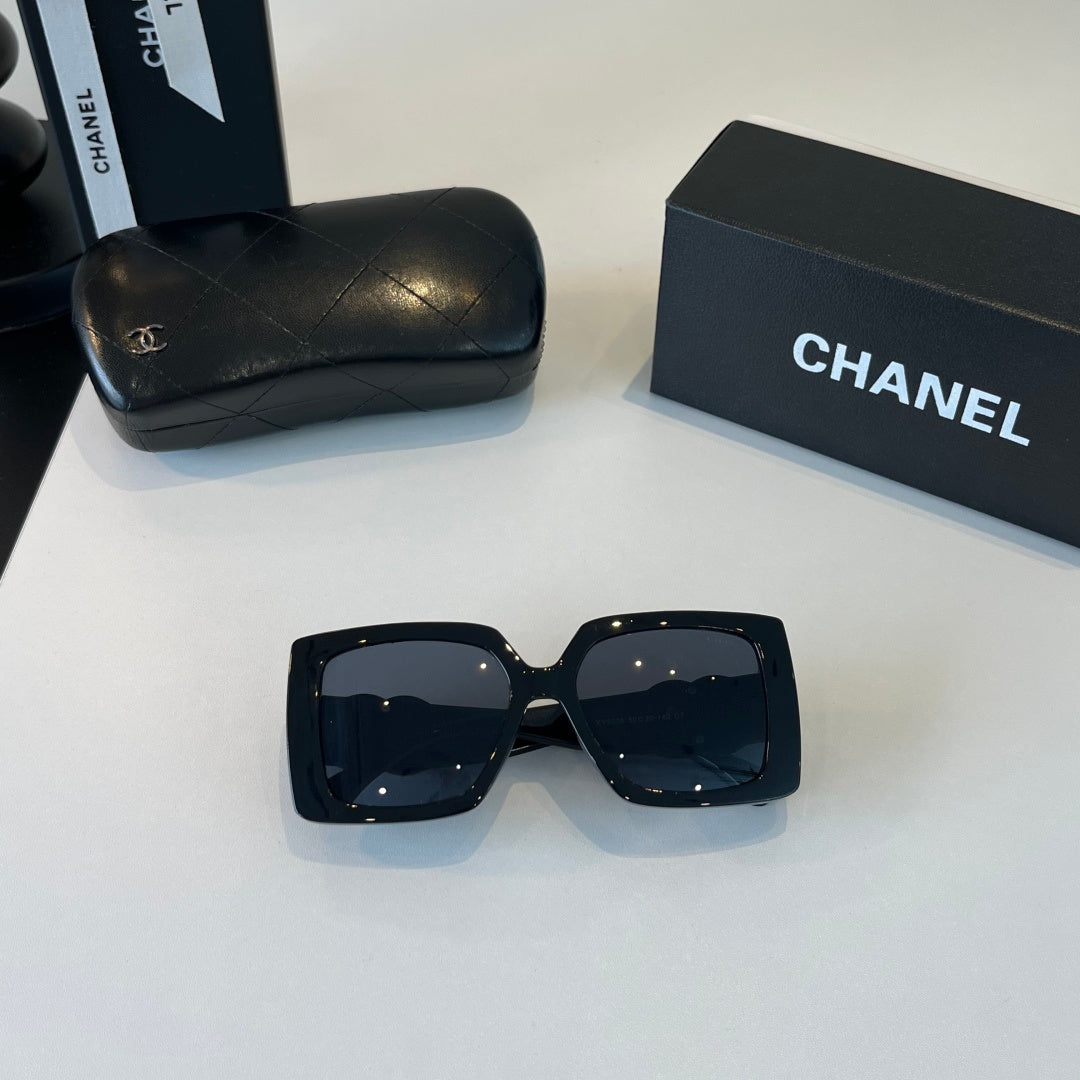 Chanel Fashion Black Lens Sunglasses for Men & Women - 371772 - detail image 4