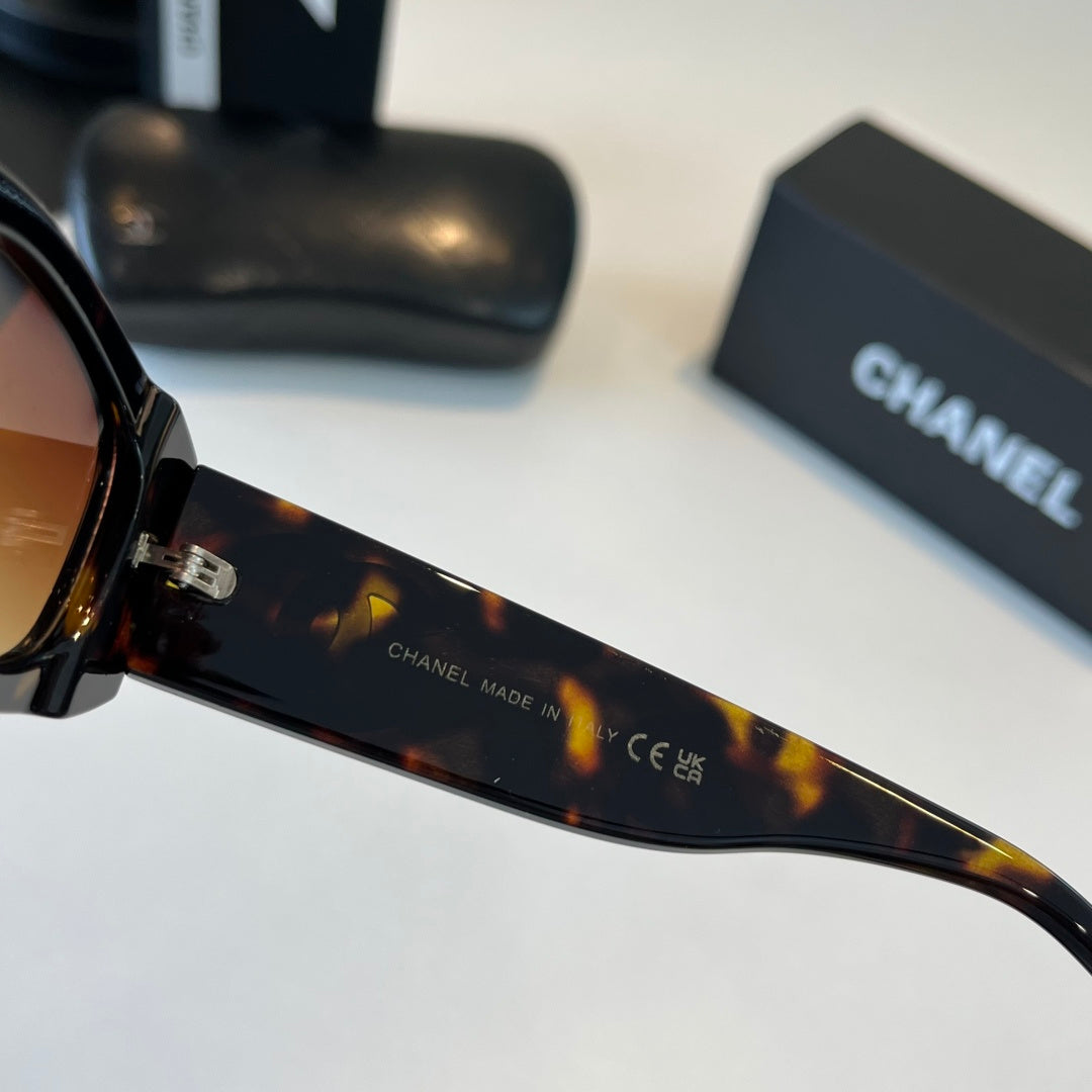 Chanel Fashion Black Lens Sunglasses for Men & Women - 465199 - detail image 8