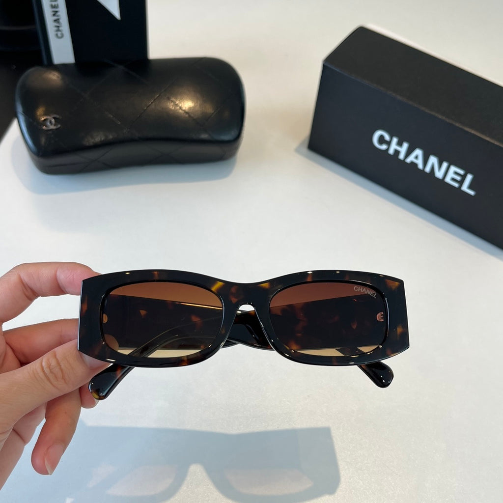 Chanel Fashion Black Lens Sunglasses for Men & Women - 465199 - detail image 5