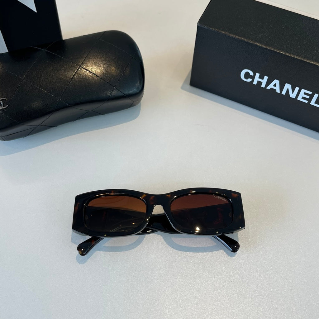 Chanel Fashion Black Lens Sunglasses for Men & Women - 415328 - detail image 4