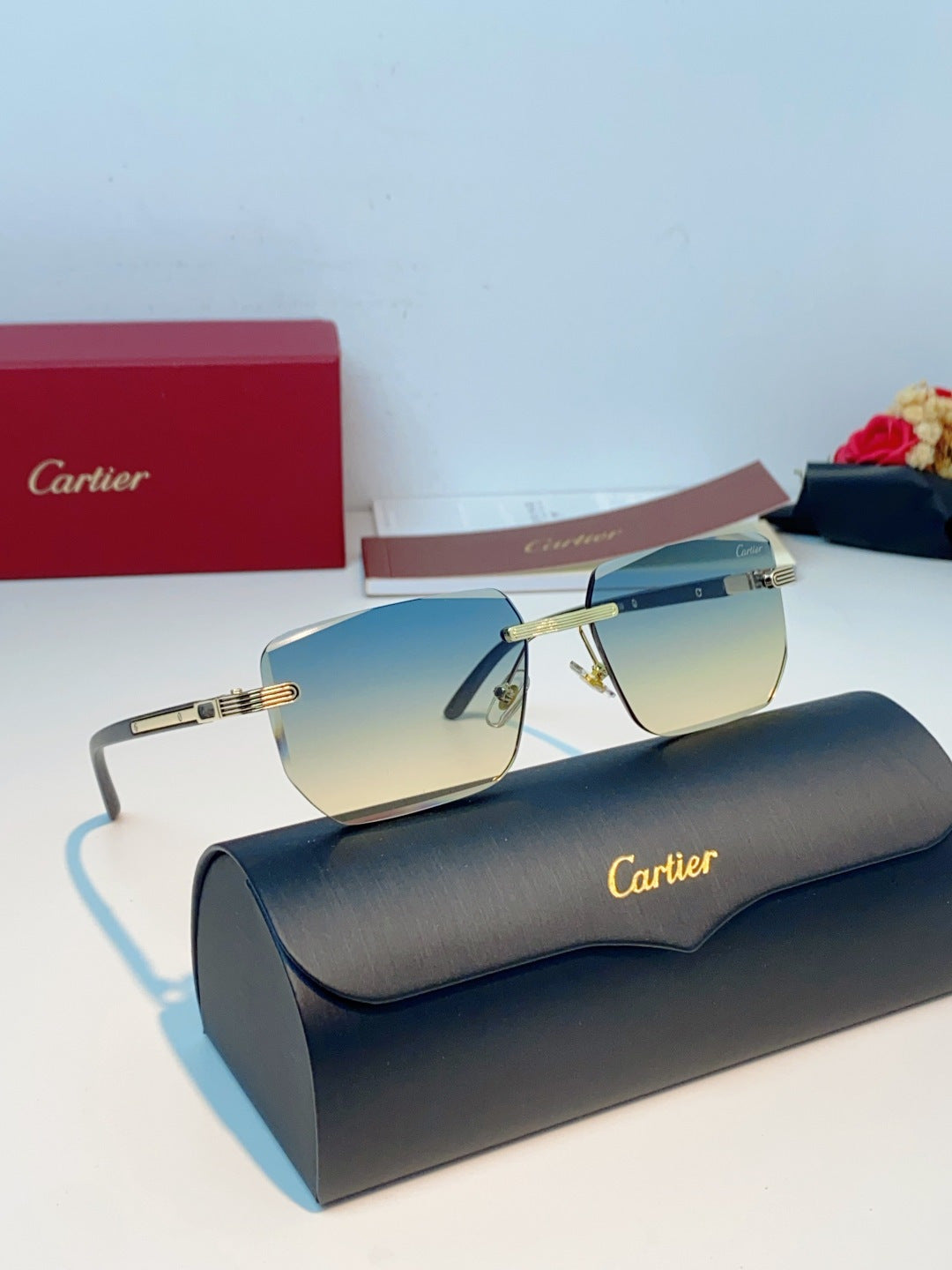 Cartier Lightweight Metal Rimless Gold Lens Sunglasses for Men & Wome - 358512 - detail image 11
