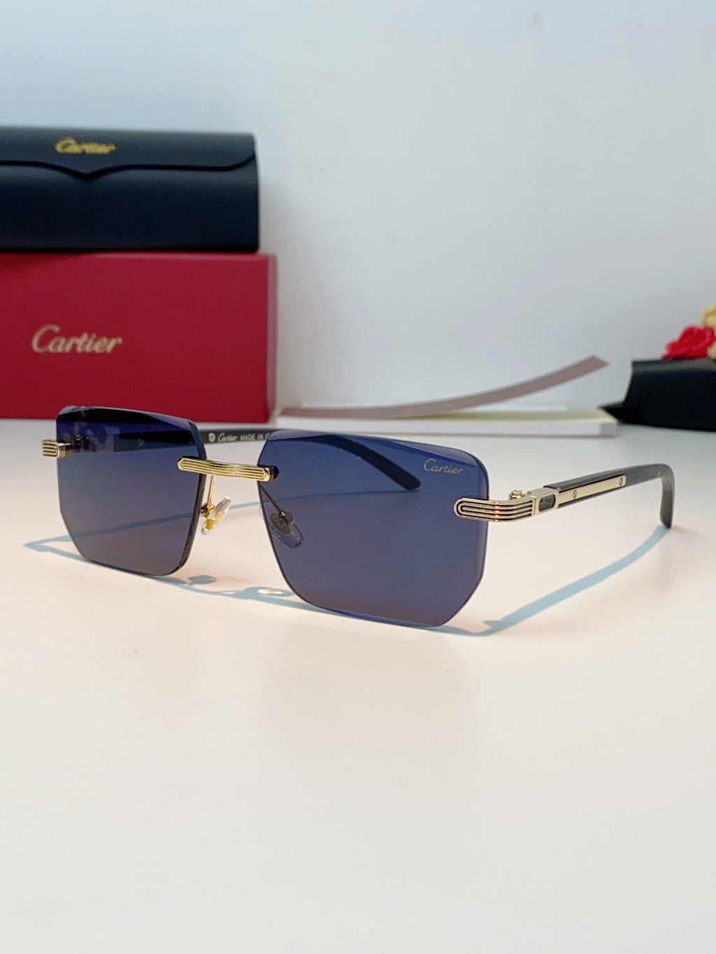 Cartier Lightweight Metal Rimless Blue Lens Sunglasses for Men & Wome - 358516