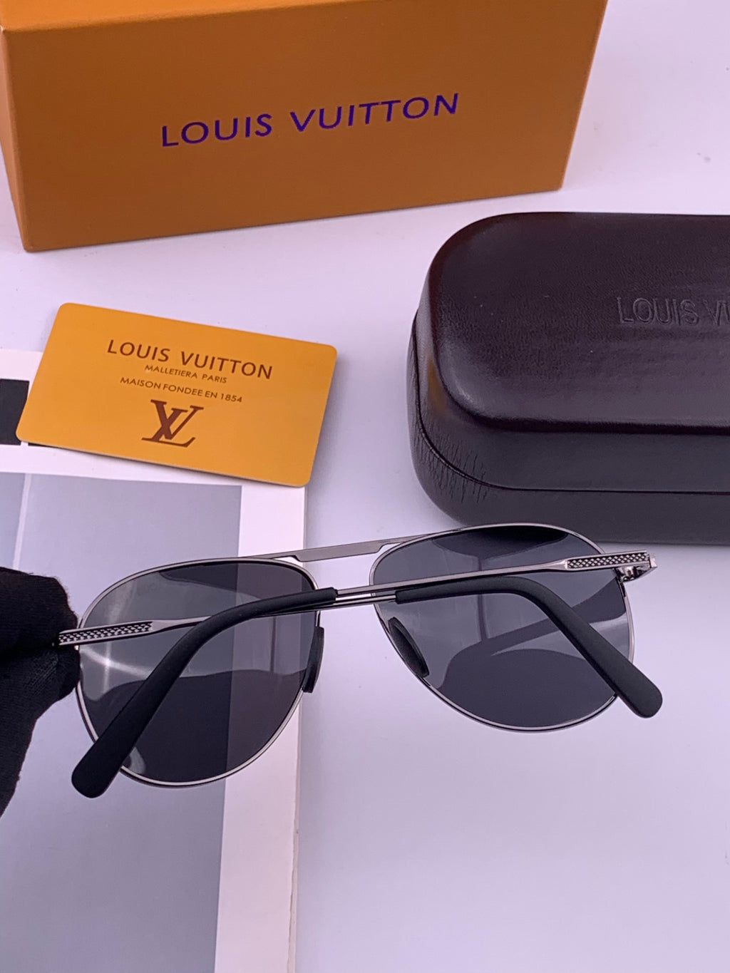 Louis Vuitton L180665 Aviator Orange Lens Sunglasses for Men & Women - detail image 2