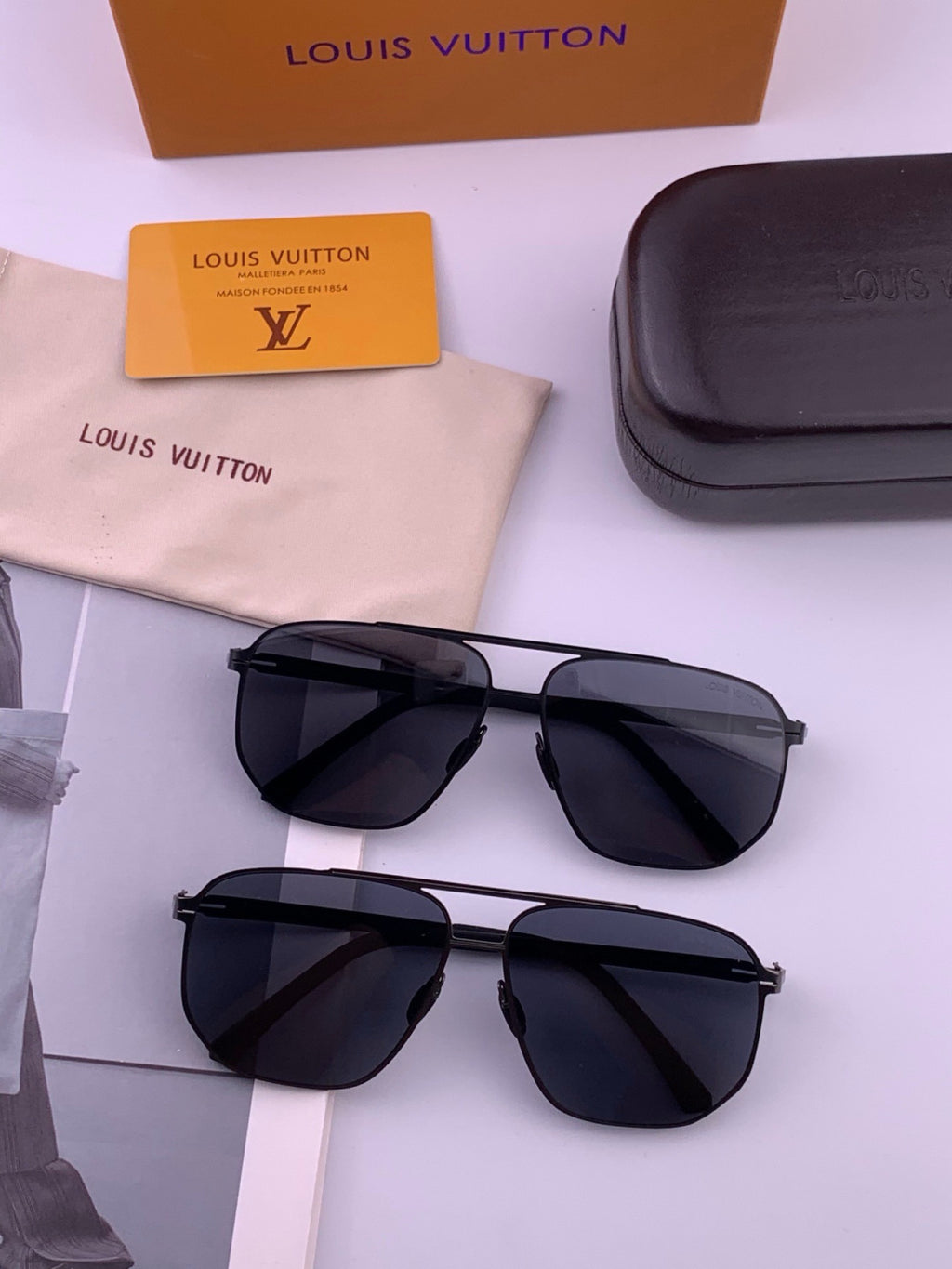 Louis Vuitton L2736 Fashion Gold Lens Sunglasses for Men & Women - 357687 - detail image 7
