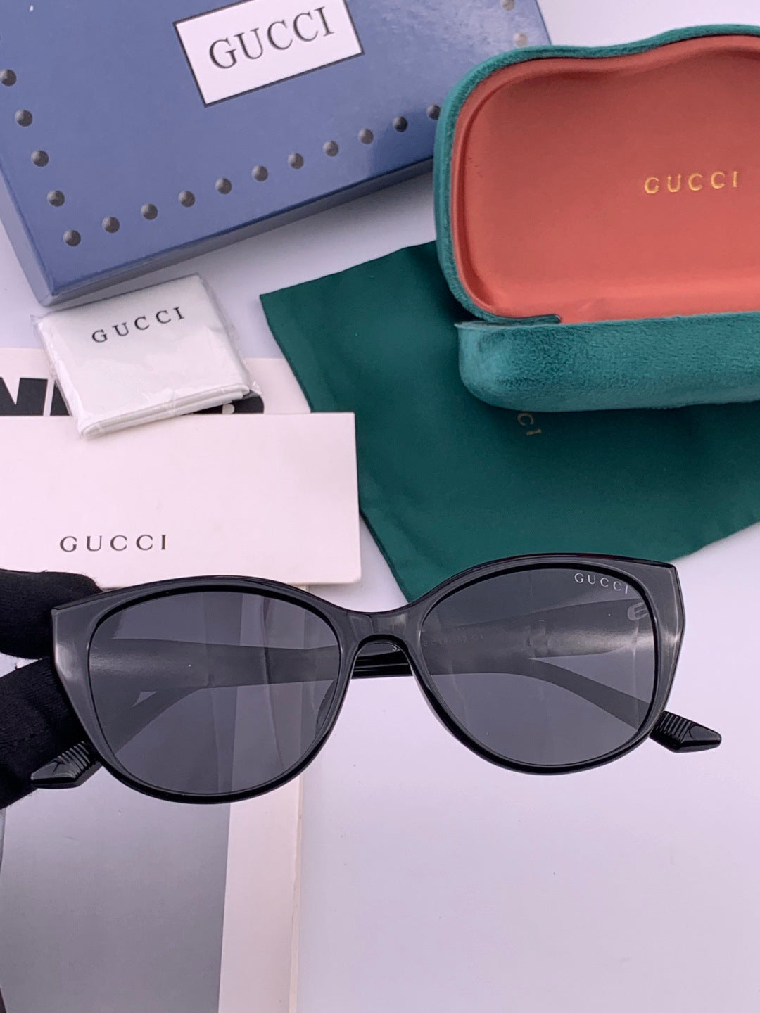 Chanel CH9787 Polarized Oversized Black Lens Sunglasses for Men & Women - detail image 2