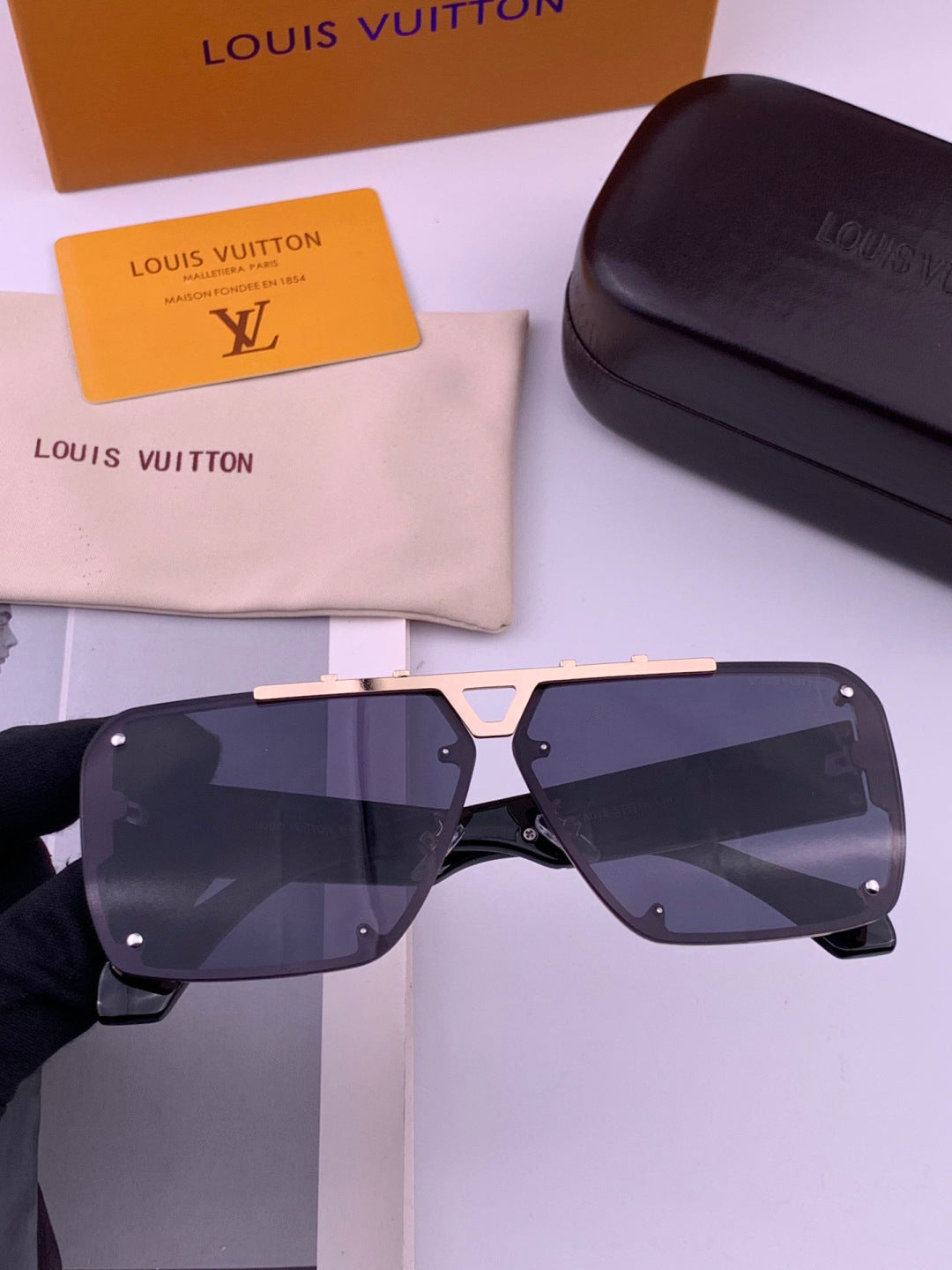 Louis Vuitton L501 Aviator Silver Lens Sunglasses for Men & Women - 357683