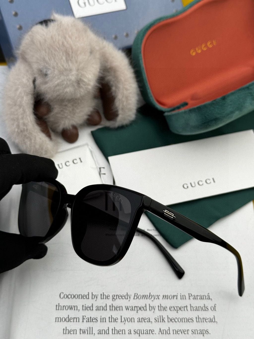 Gucci G97722 Polarized Square Gold Lens Sunglasses for Women - 357918 - detail image 3