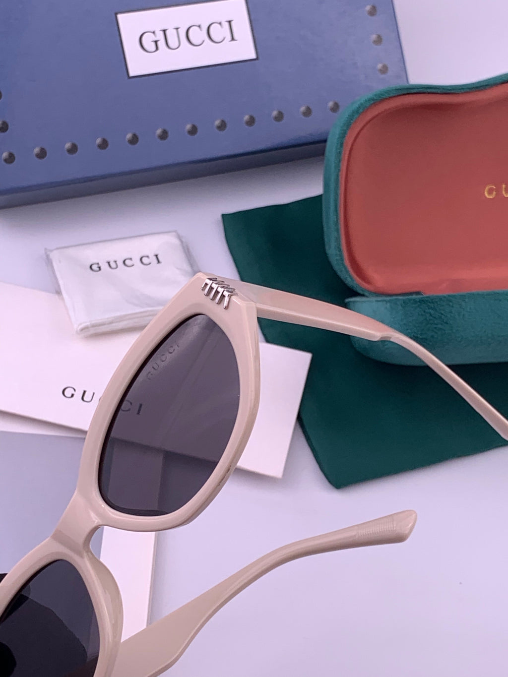 Gucci G0111 Polarized Square Black Lens Sunglasses for Women - detail image 3