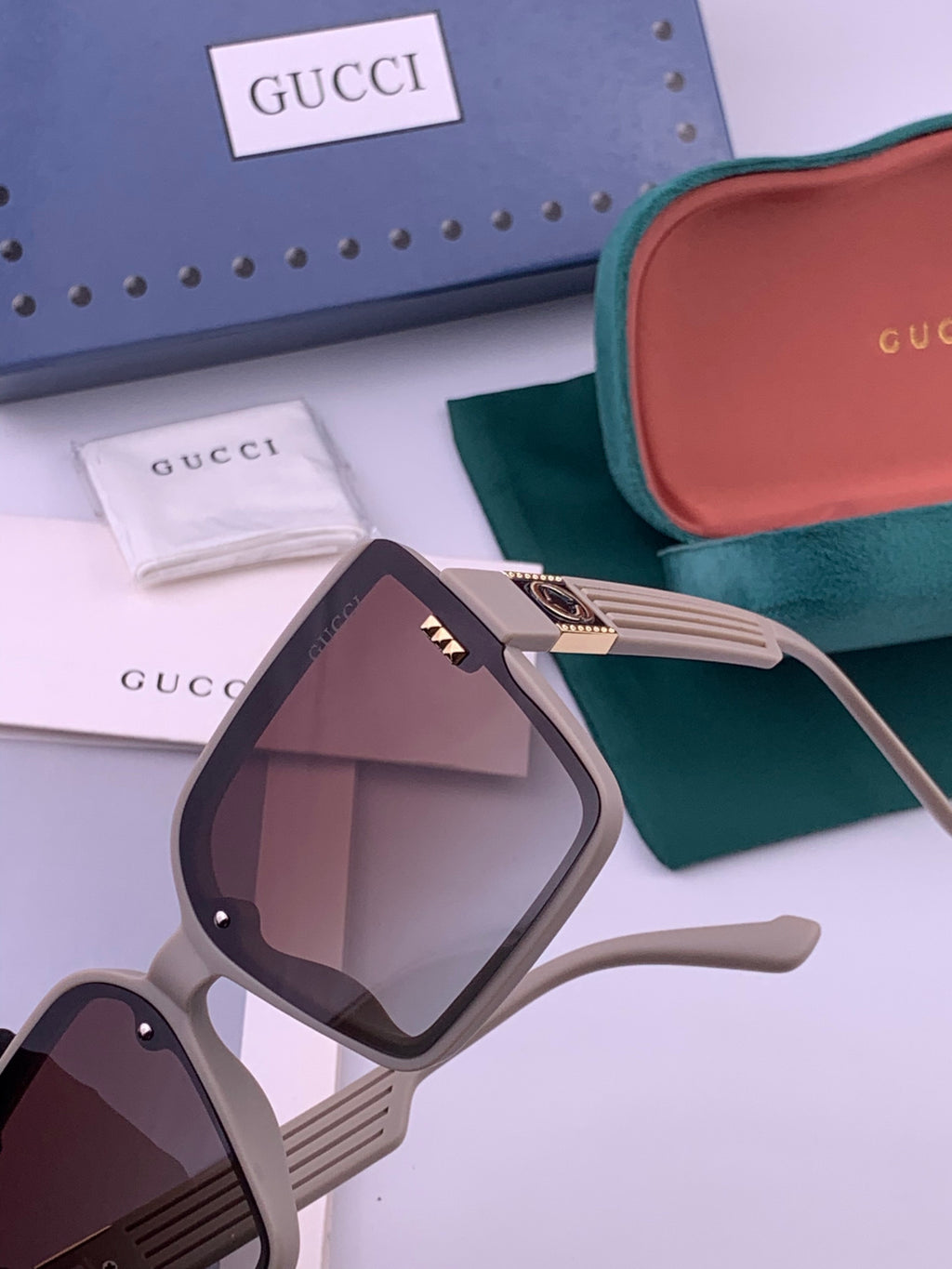 Gucci G2519 Polarized Fashion Black Lens Sunglasses for Women - 357933 - detail image 3