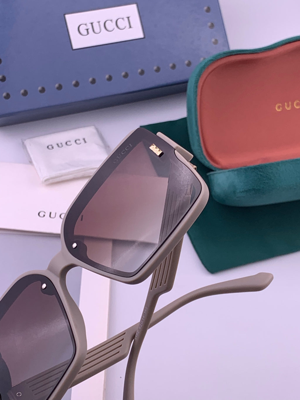 Gucci G2519 Polarized Fashion Black Lens Sunglasses for Women - 357933 - detail image 2