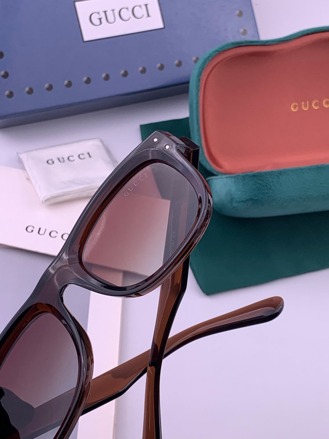 Gucci G9108 Polarized Square Black Lens Sunglasses for Men & Women - 357935 - detail image 2