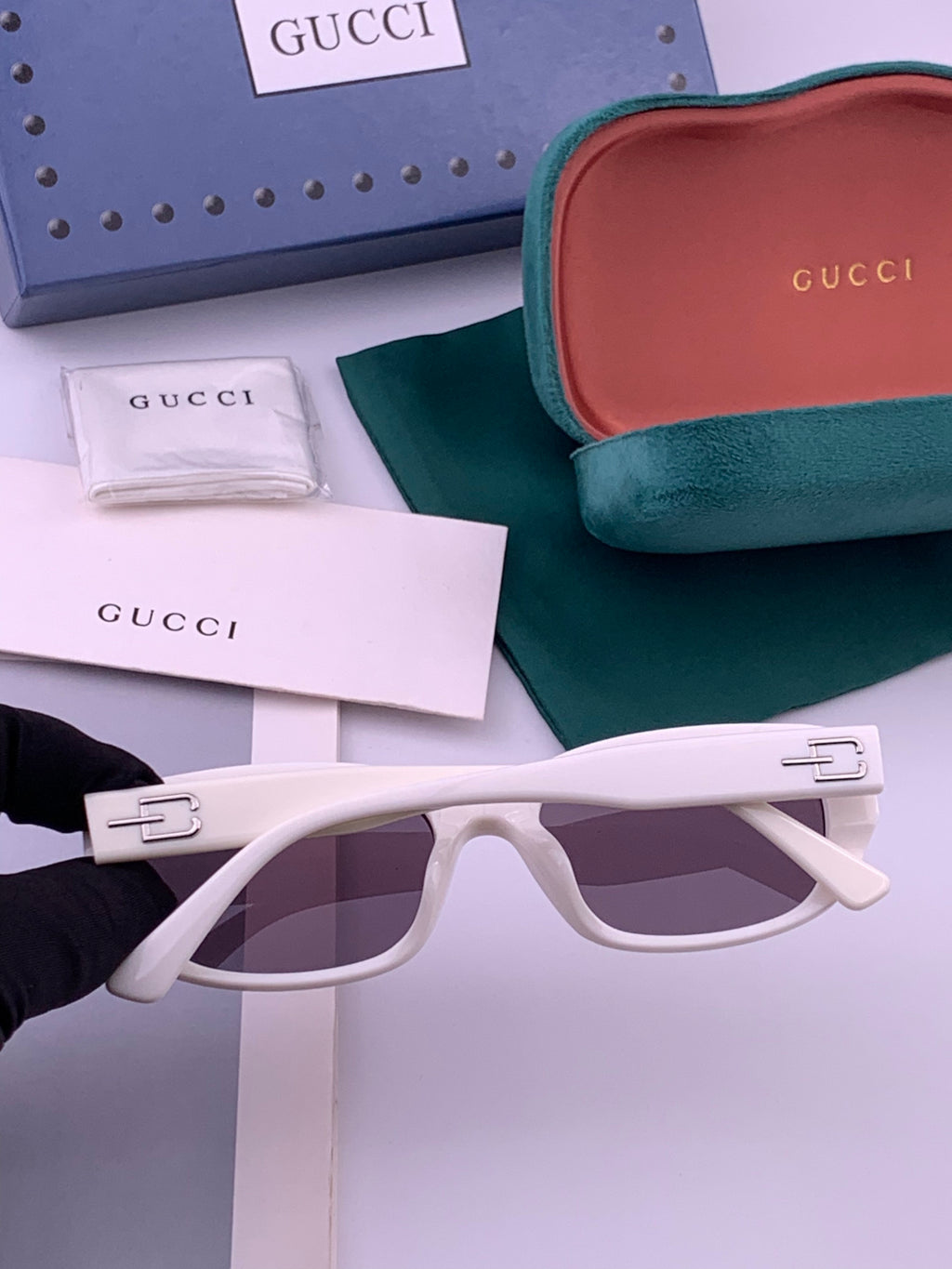 Gucci G7106 Polarized Fashion Black Lens Sunglasses for Men & Women - 357892 - detail image 6