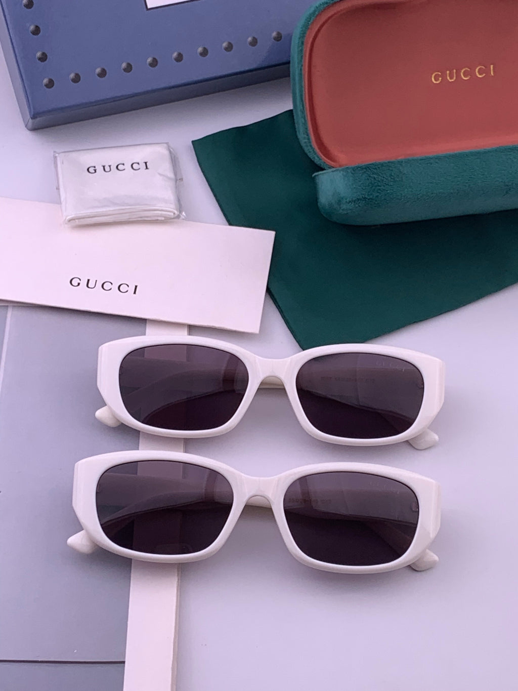 Gucci G7106 Polarized Fashion Black Lens Sunglasses for Men & Women - 357892 - detail image 7