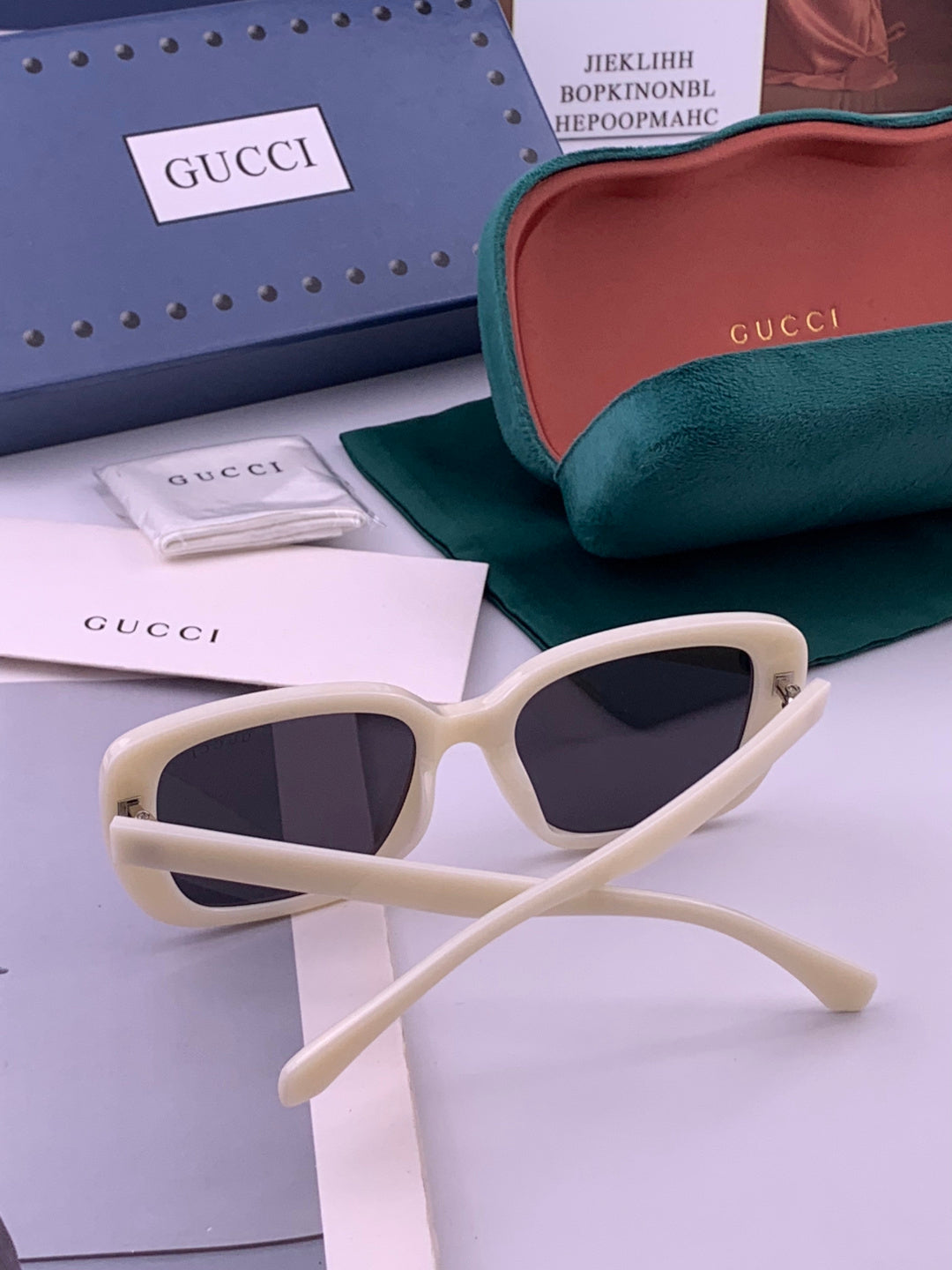 Gucci G5906 Polarized Square Black Lens Sunglasses for Men & Women - 357894 - detail image 4