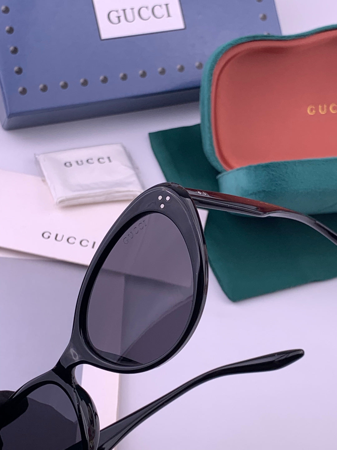 Gucci G65504 Polarized Fashion Black Lens Sunglasses for Men & Women - 357895 - detail image 2