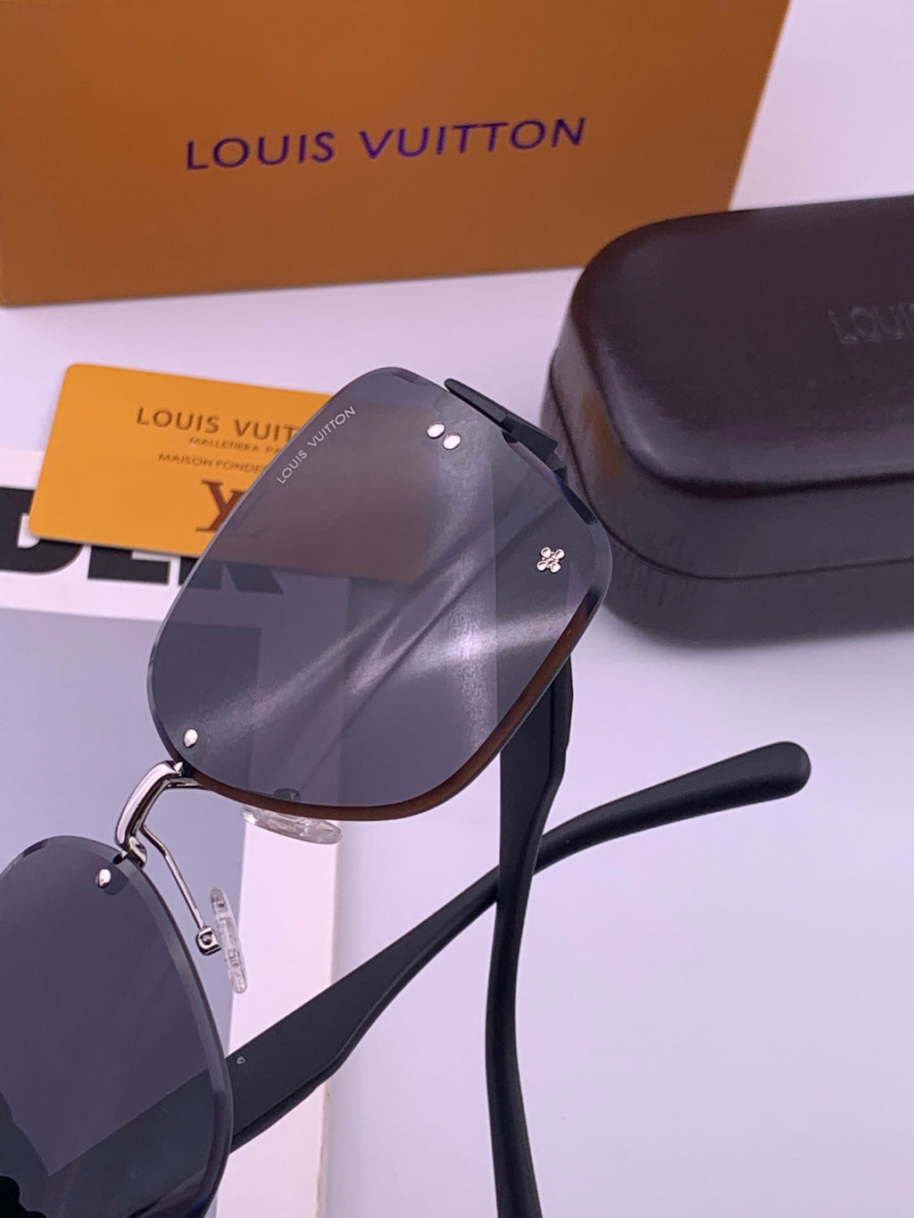 Louis Vuitton L1550 Square Gold Lens Sunglasses for Men & Women - 357731 - detail image 7