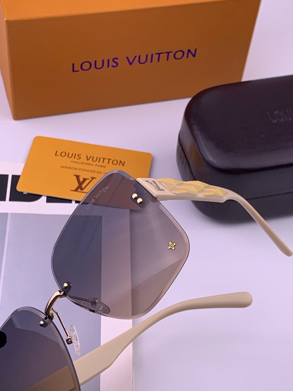 Louis Vuitton L1550 Square Brown Lens Sunglasses for Men & Women - 357732 - detail image 3