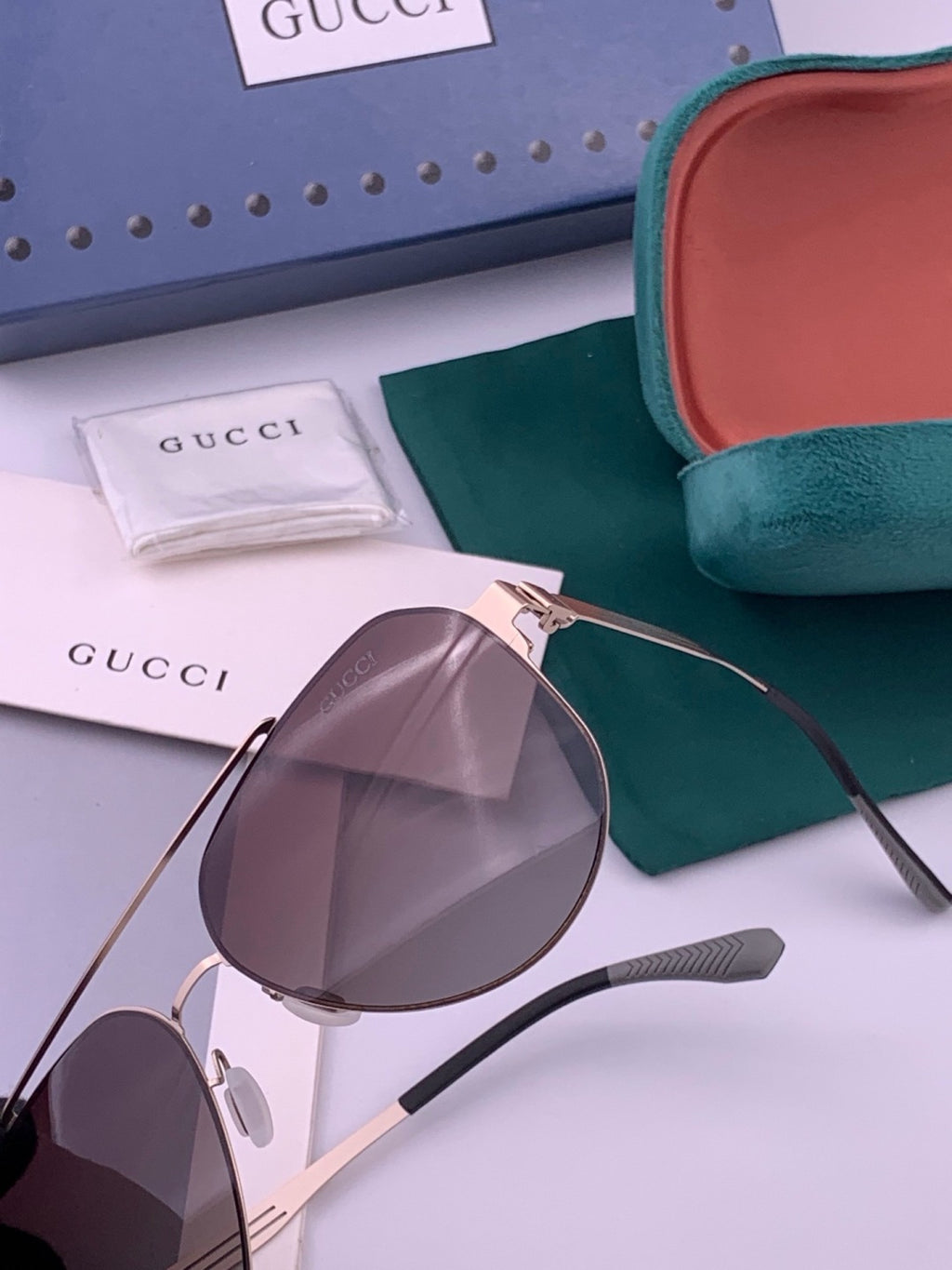Gucci G5809 Polarized Fashion Gold Lens Sunglasses for Men & Women - 357903 - detail image 3