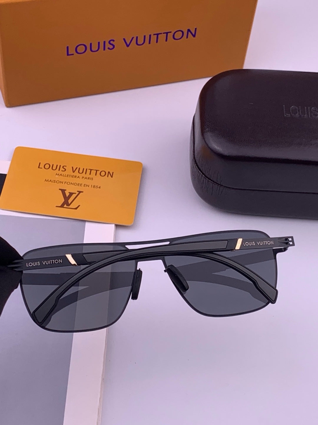Louis Vuitton L816 Fashion Gold Lens Sunglasses for Men & Women - 357739 - detail image 4