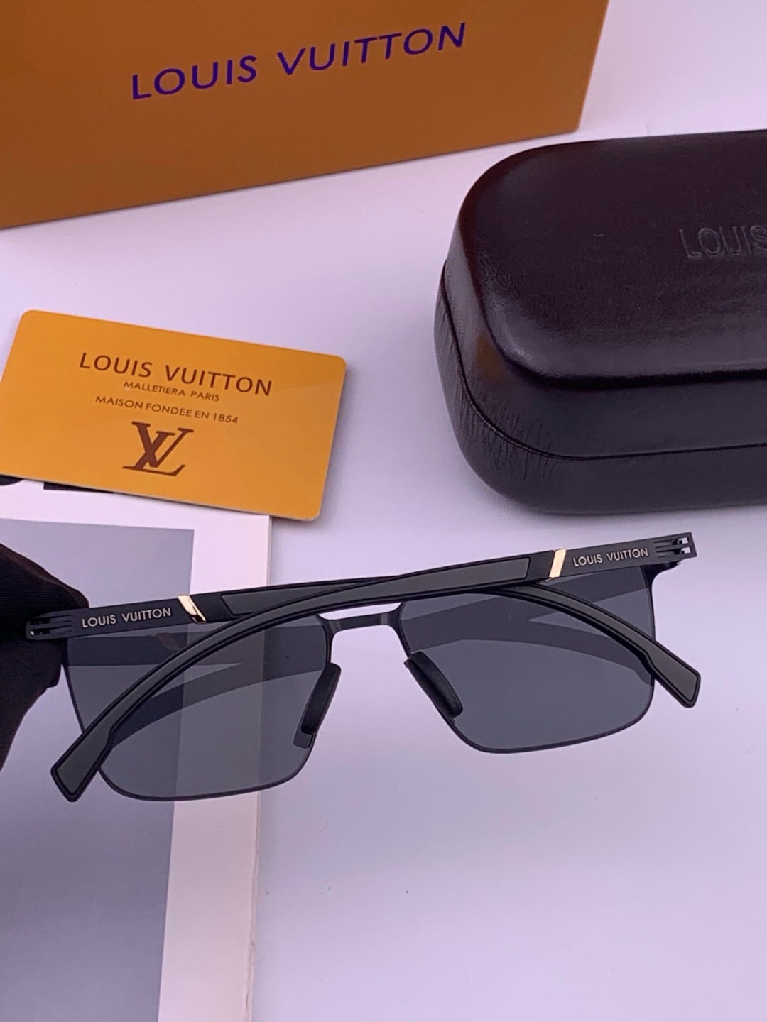 Louis Vuitton L516 Fashion Gold Lens Sunglasses for Men & Women - 357714 - detail image 4