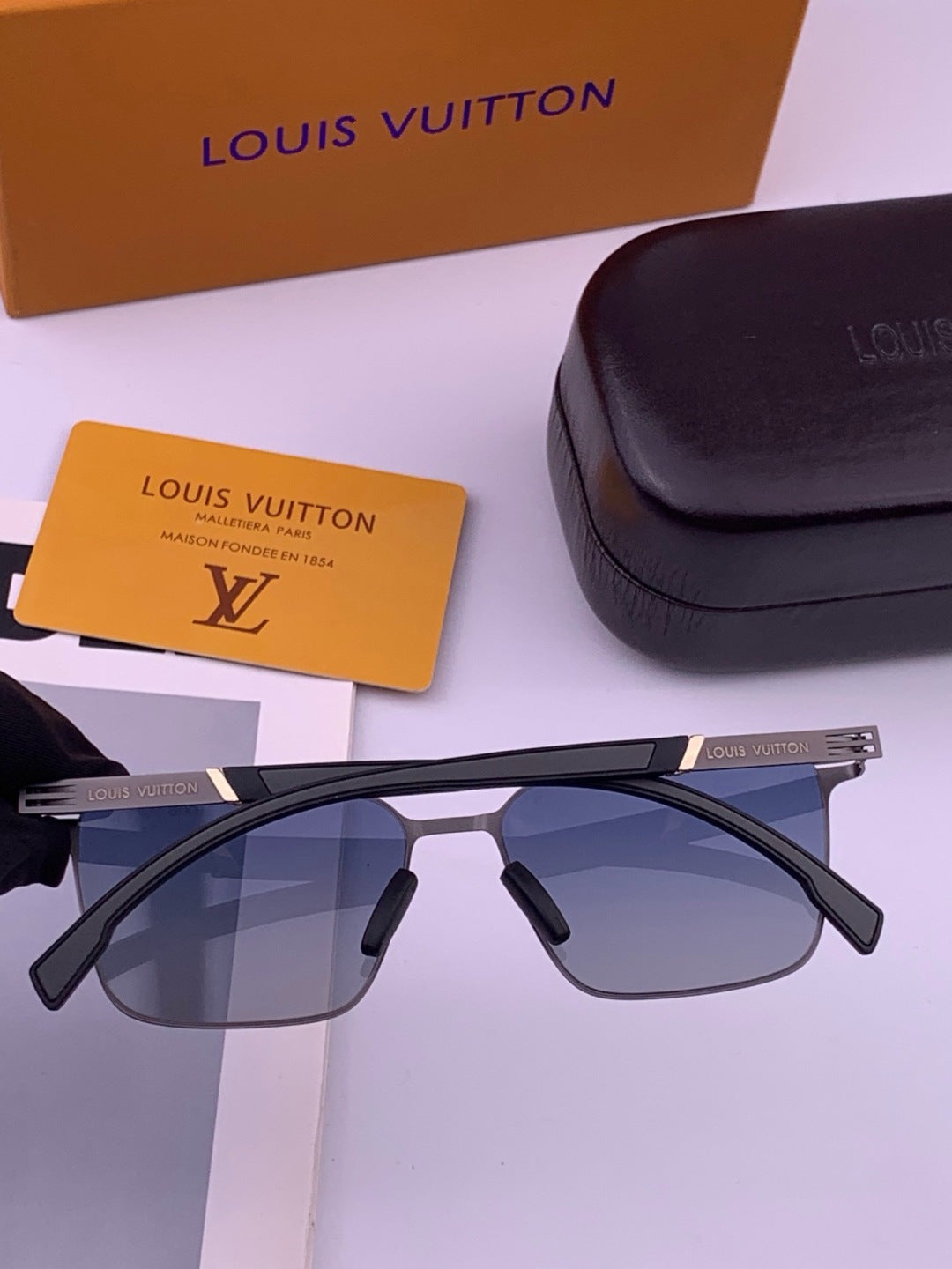 Louis Vuitton L516 Fashion Gold Lens Sunglasses for Men & Women - 357715 - detail image 6