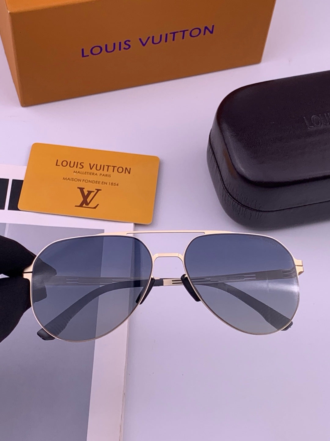 Louis Vuitton L39 Fashion Gold Lens Sunglasses for Men & Women - 357718