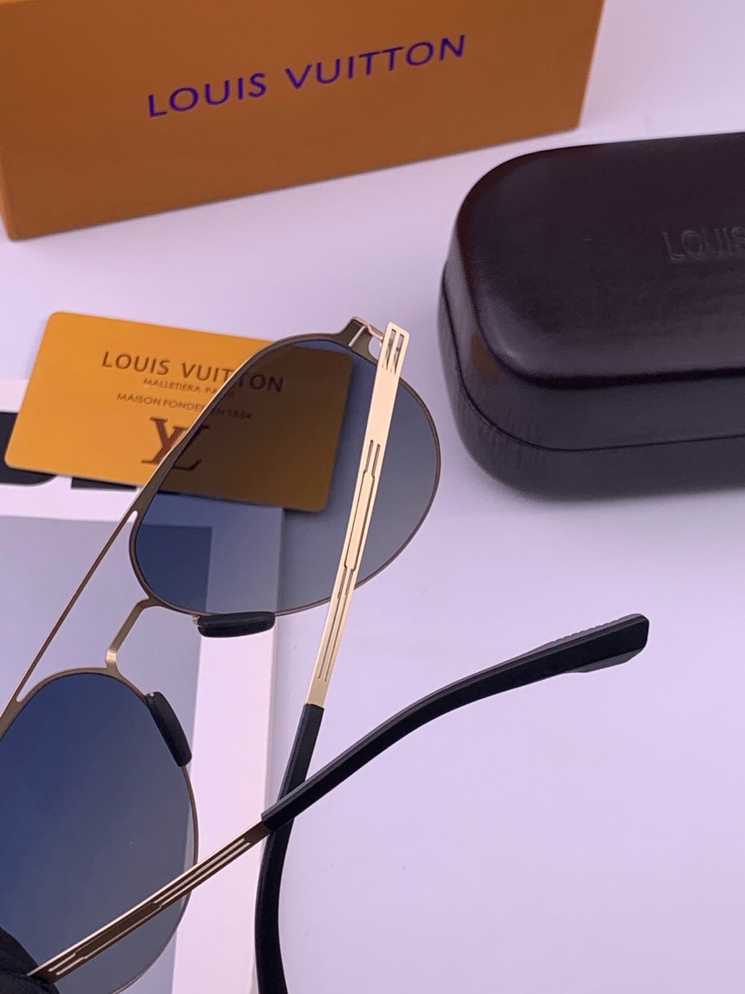 Louis Vuitton L39 Fashion Gold Lens Sunglasses for Men & Women - 357718 - detail image 6
