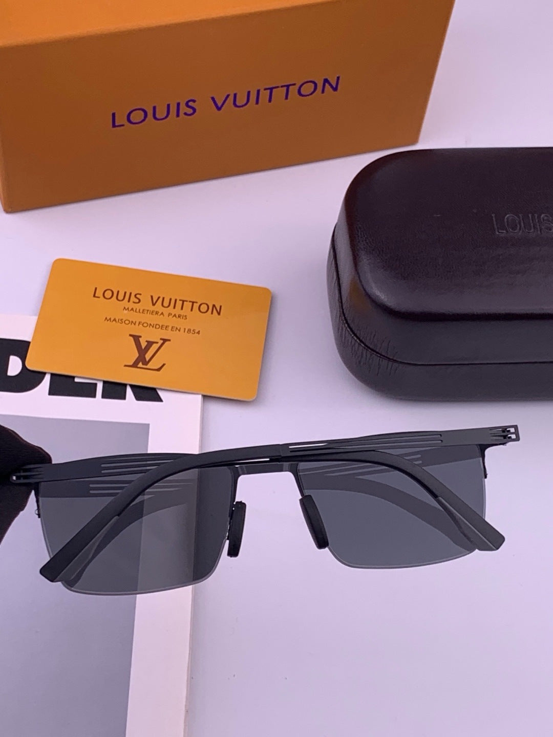Louis Vuitton L510 Fashion Gold Lens Sunglasses for Men & Women - 357720 - detail image 4