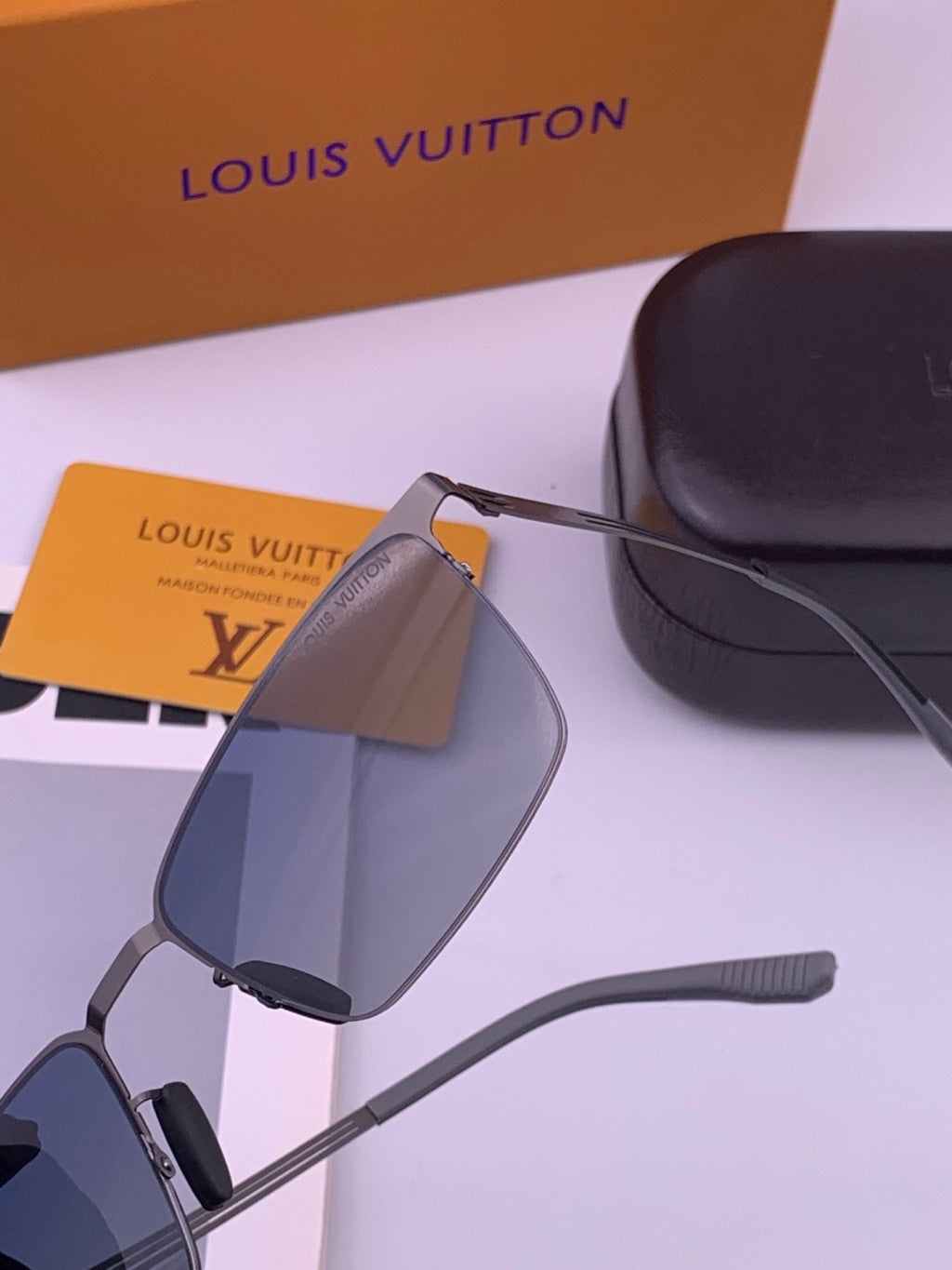 Louis Vuitton L510 Fashion Gold Lens Sunglasses for Men & Women - 357721 - detail image 3