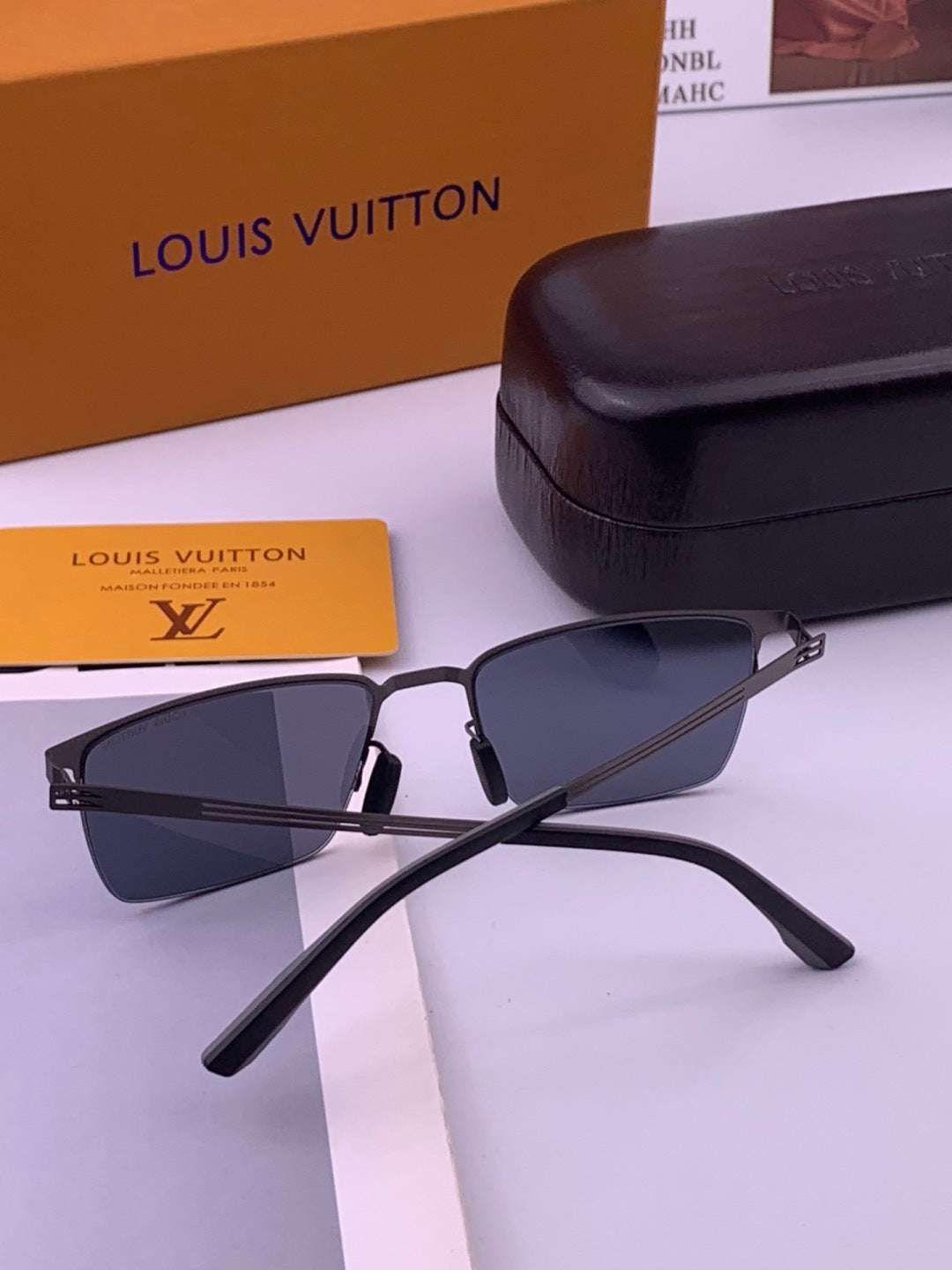 Louis Vuitton L510 Fashion Gold Lens Sunglasses for Men & Women - 357722 - detail image 6