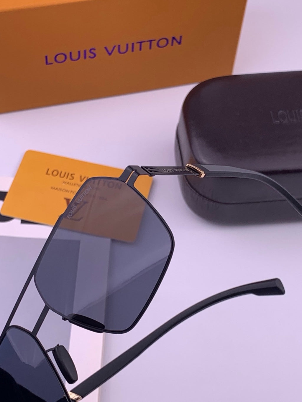 Louis Vuitton L313 Fashion Gold Lens Sunglasses for Men & Women - 357726 - detail image 3