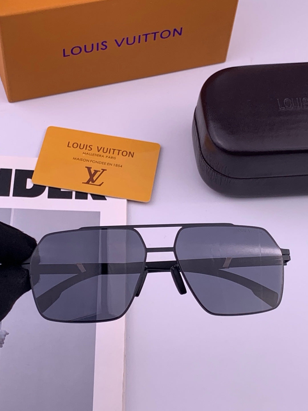 Louis Vuitton L313 Fashion Gold Lens Sunglasses for Men & Women - 357726