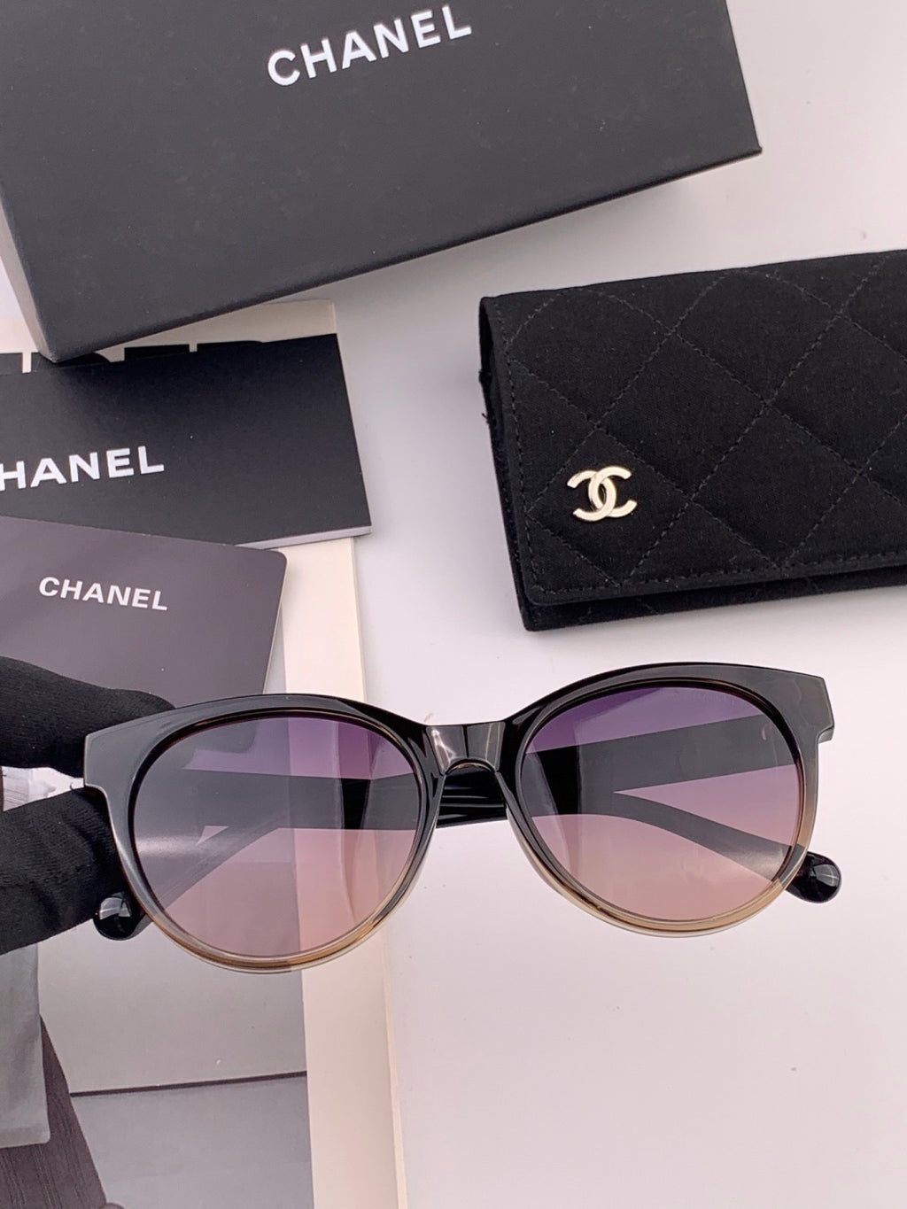 Chanel CH1787 Polarized Round Pink Lens Sunglasses for Women - 357974 - detail image 2