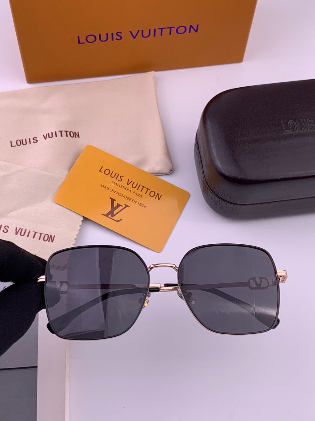 Louis Vuitton L8191 Polarized Aviator Gold Lens Sunglasses for Men & - 357729