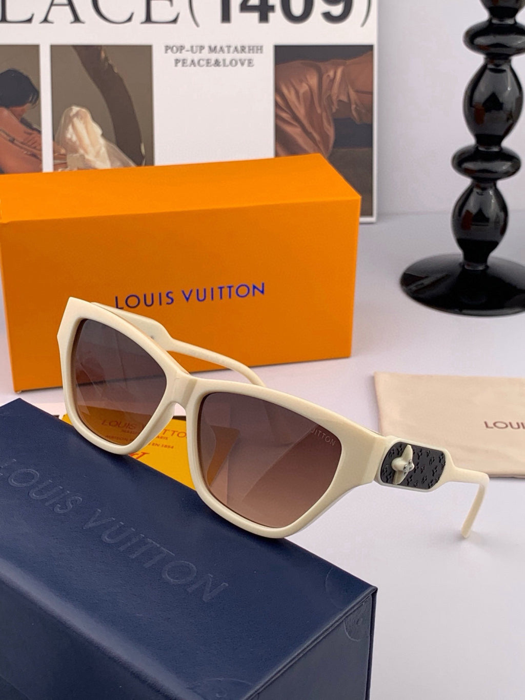Louis Vuitton L6220 Square Black Lens Sunglasses for Men & Women - 357707 - detail image 4