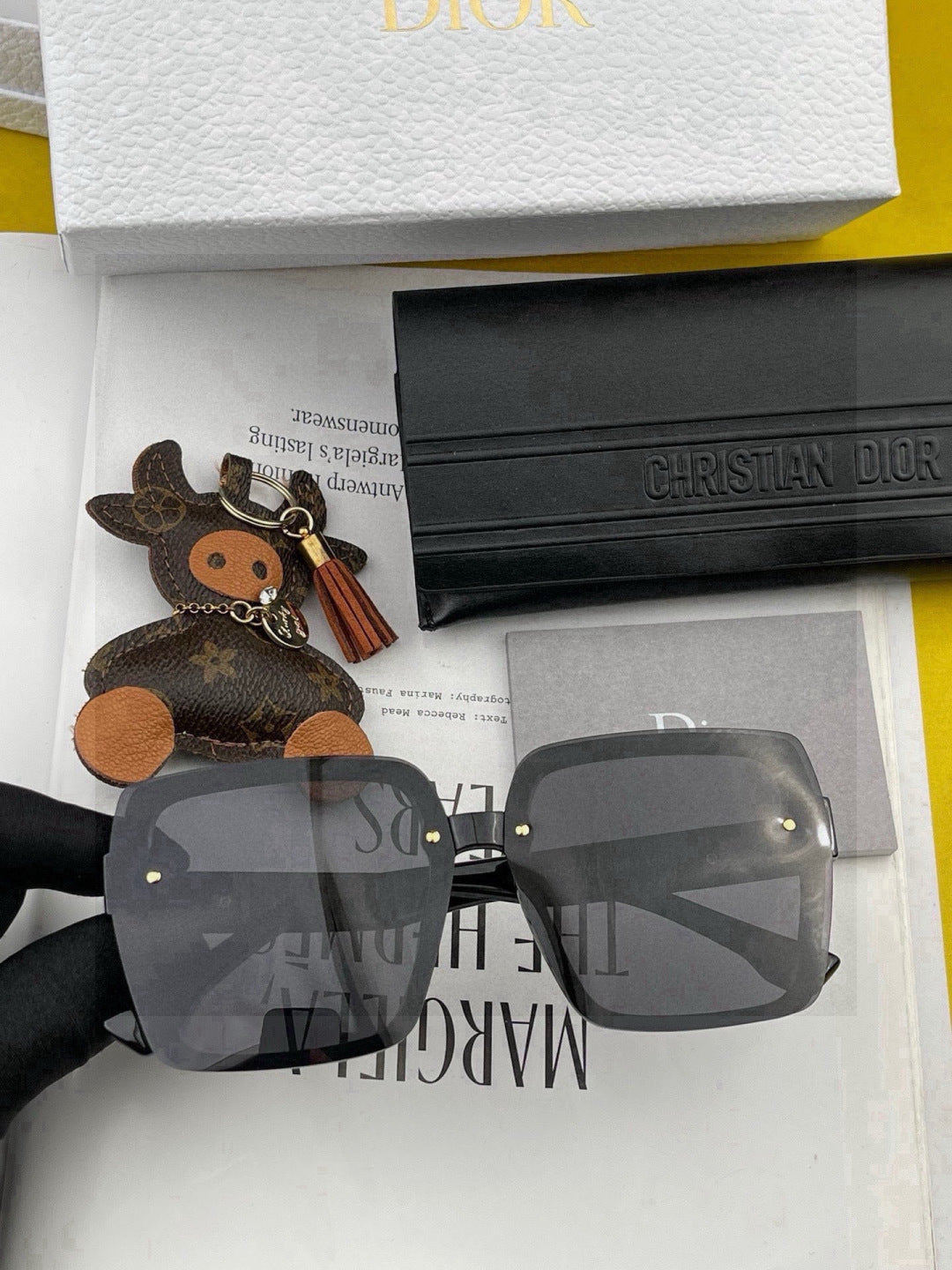 Dior CD22077 Polarized Fashion Black Lens Sunglasses for Men & Women - detail image 2