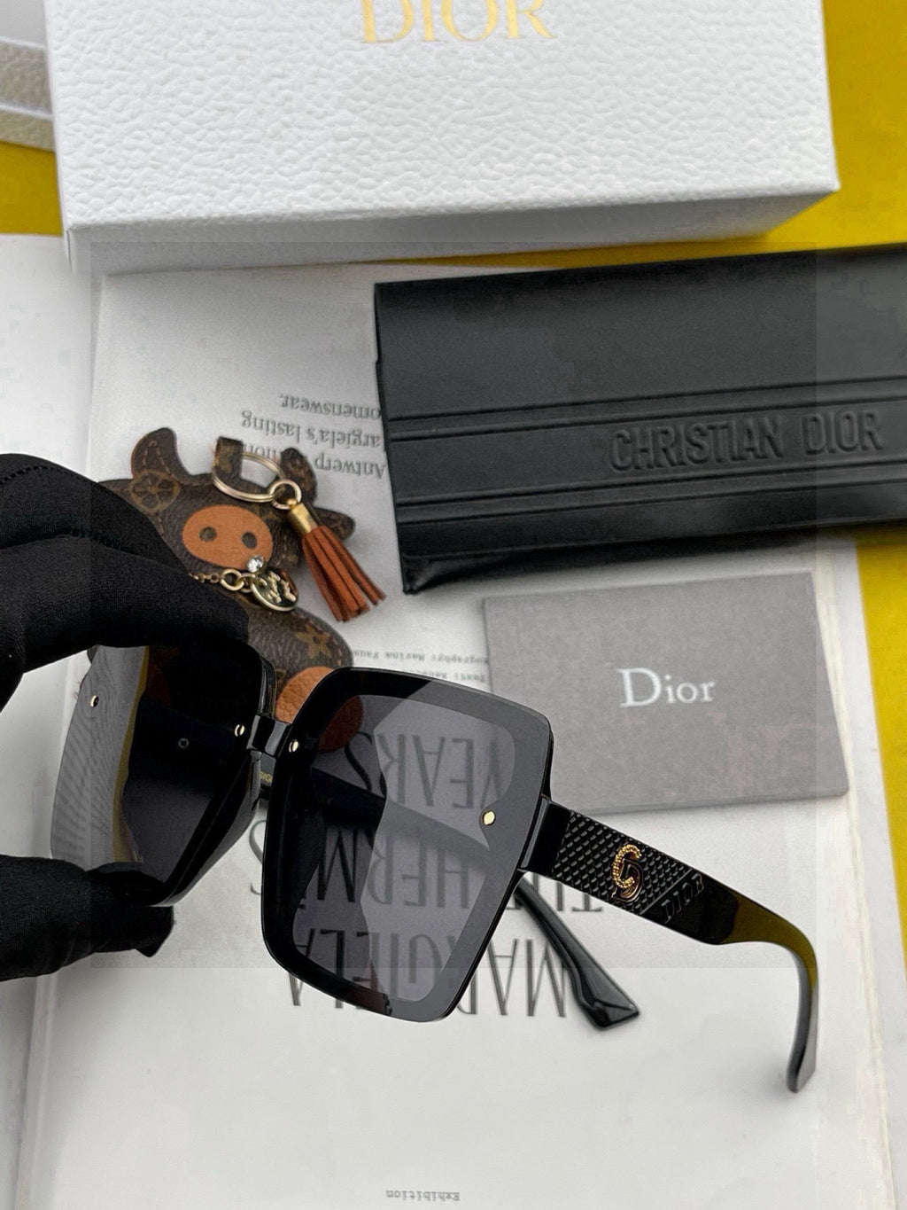 Dior CD22077 Polarized Fashion Black Lens Sunglasses for Men & Women - detail image 4