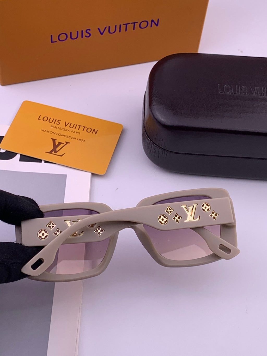 Louis Vuitton L47001 Square Brown Lens Sunglasses for Men & Women - 357648 - detail image 5
