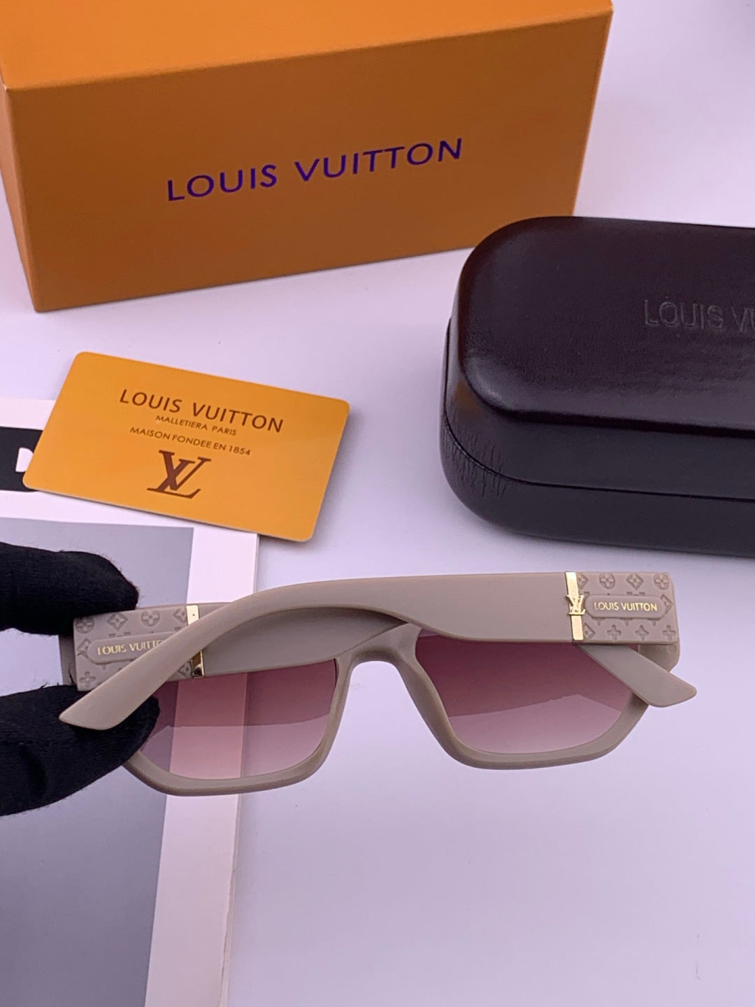 Louis Vuitton L17000 Square Black Lens Sunglasses for Men & Women - 357655 - detail image 4