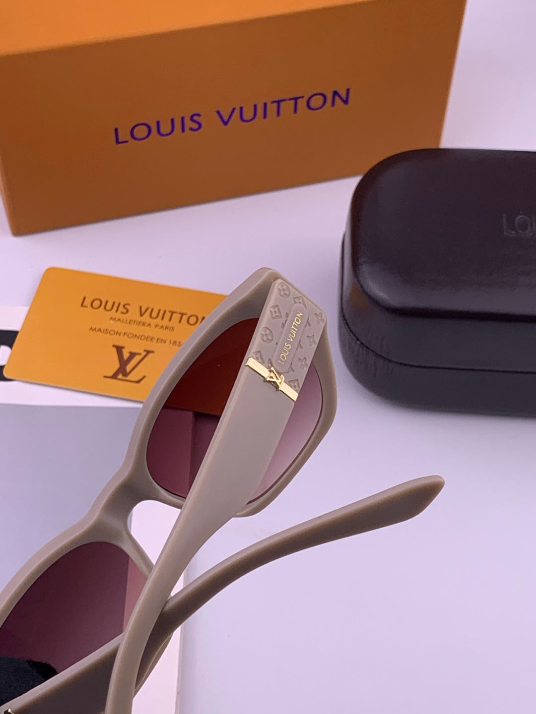 Louis Vuitton L17000 Square Black Lens Sunglasses for Men & Women - 357655 - detail image 6