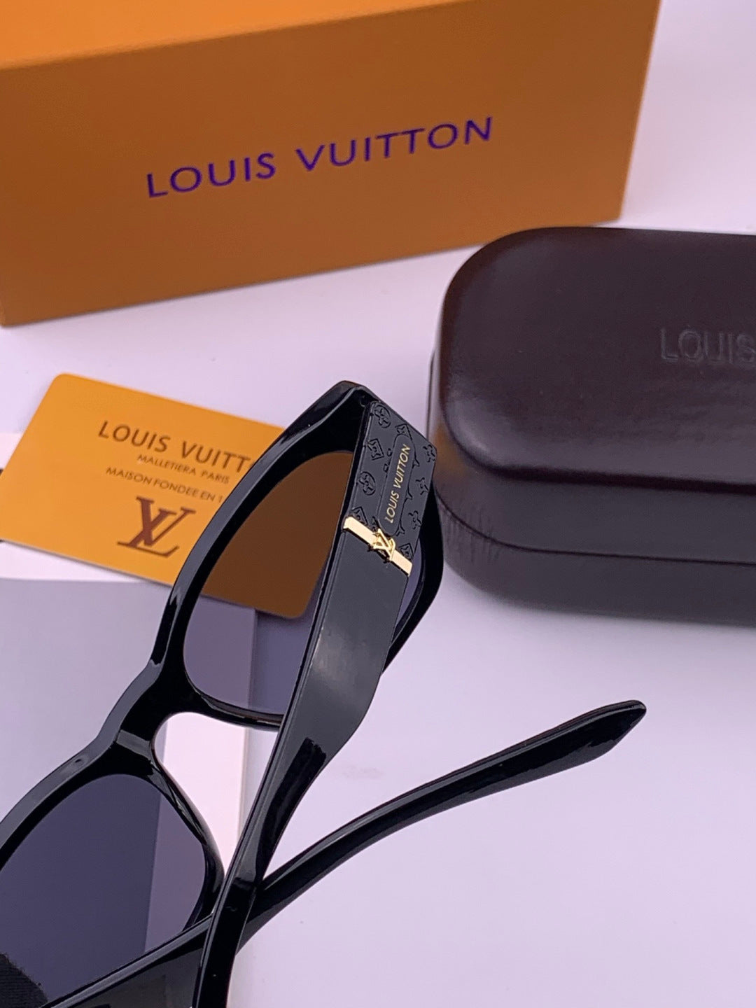 Louis Vuitton L17000 Square Black Lens Sunglasses for Men & Women - 357656 - detail image 4
