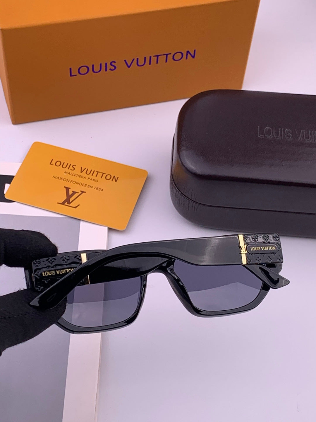 Louis Vuitton L17000 Square Black Lens Sunglasses for Men & Women - 357656 - detail image 3
