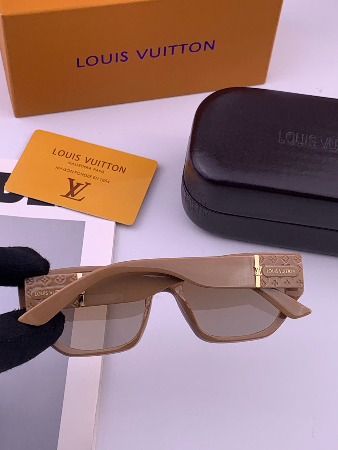 Louis Vuitton L17000 Square Gold Lens Sunglasses for Men & Women - 357657 - detail image 3